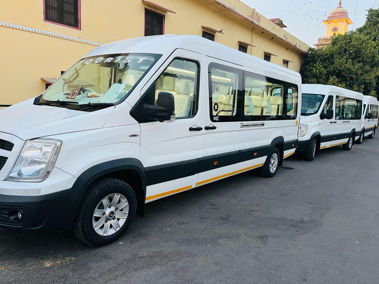 Urbania Bus - Exterior